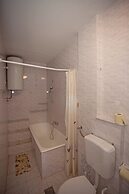 Apartments and Room Agata