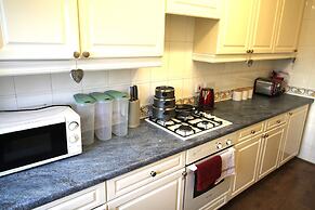 Doncaster Central Apartment Sleeps 5 Very Quiet