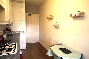 Doncaster Central Apartment Sleeps 5 Very Quiet