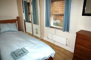 Doncaster Central Apartment Sleeps 5 Very Quiet