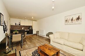 Contemporary 2 bed apartment - Ashford