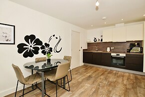 Contemporary 2 bed apartment - Ashford