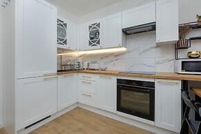 Apartment With Terrace Gąski by Renters