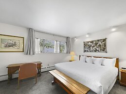 Cj404 Copper Junction 3 Bedroom Condo by RedAwning