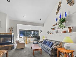 Cj404 Copper Junction 3 Bedroom Condo by RedAwning