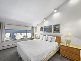 Cj404 Copper Junction 3 Bedroom Condo by RedAwning