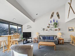 Cj404 Copper Junction 3 Bedroom Condo by RedAwning