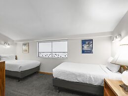 Cj404 Copper Junction 3 Bedroom Condo by RedAwning