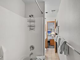 Cj404 Copper Junction 3 Bedroom Condo by RedAwning