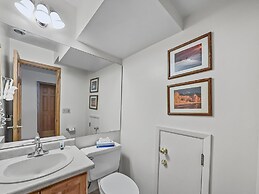 Cj404 Copper Junction 3 Bedroom Condo by RedAwning