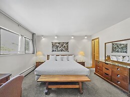 Cj404 Copper Junction 3 Bedroom Condo by RedAwning