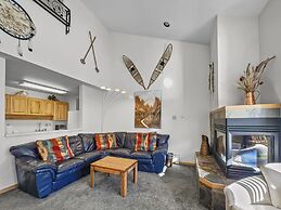 Cj404 Copper Junction 3 Bedroom Condo by RedAwning