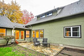 Milwaukie Home w/ Covered Porch: Dogs Welcome!