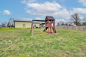 Near CU & Dtwn! Campbellsville Home w/ Game Room