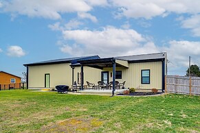 Near CU & Dtwn! Campbellsville Home w/ Game Room