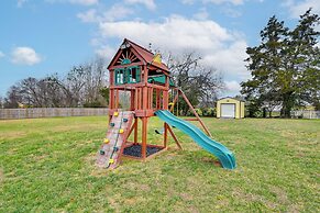 Near CU & Dtwn! Campbellsville Home w/ Game Room