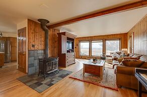 Charming Country Home in Laramie - 4 Mi to UW!