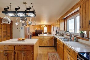 Charming Country Home in Laramie - 4 Mi to UW!