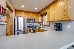 Mountain-view Blue Ridge Cabin Getaway w/ Fire Pit