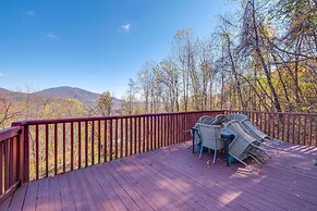 Mountain-view Blue Ridge Cabin Getaway w/ Fire Pit