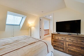 Sunny Stratton Townhome ~ 1 Mi to Skiing!