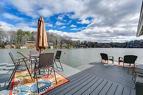 Lakefront Landrum Home w/ Deck, Fire Pit & Kayaks!