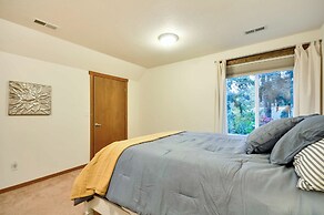 Dog-friendly Milwaukie Home: 9 Mi to Dtwn Portland