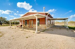 Hill Country Retreat: 100-acre Ranch Near Wineries