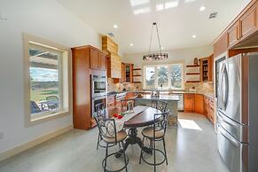 Hill Country Retreat: 100-acre Ranch Near Wineries