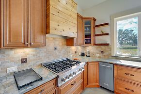 Hill Country Retreat: 100-acre Ranch Near Wineries