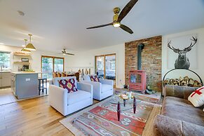 Private Hot Tub: Pocono Pines Cabin Getaway!