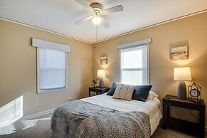 Quaint Cedar Rapids Home, 4 Mi to Downtown!