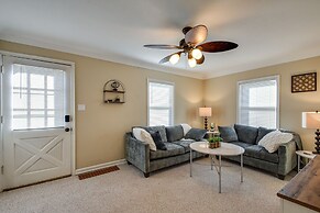 Quaint Cedar Rapids Home, 4 Mi to Downtown!