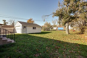 Quaint Cedar Rapids Home, 4 Mi to Downtown!