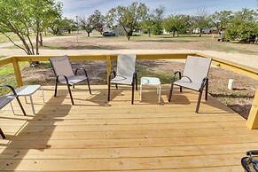 Cozy Ballinger Vacation Rental w/ Deck & Grill!
