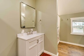 20 Mi to Glacier Natl Park: Columbia Falls Studio