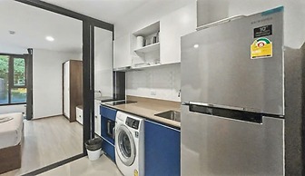The Base - New Studio Great Location, Shared Pool