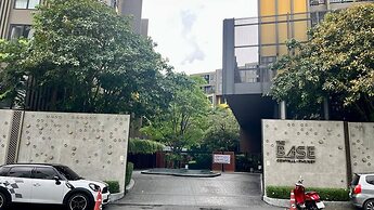 The Base - New Studio Great Location, Shared Pool
