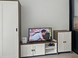 The Base - New Studio Great Location, Shared Pool