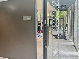 The Base - New Studio Great Location, Shared Pool