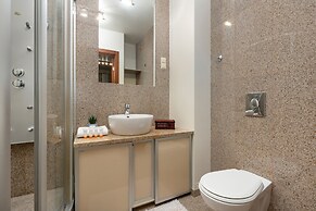 Apartment for Four in Warsaw by Renters