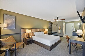 Tremont Lodge & Resort