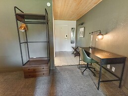 Tremont Lodge & Resort