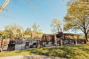 Tremont Lodge & Resort