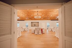 Tremont Lodge & Resort