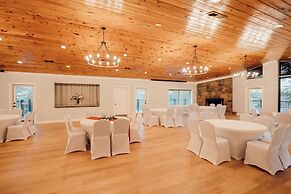 Tremont Lodge & Resort