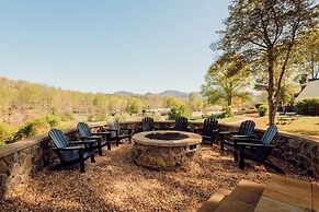 Tremont Lodge & Resort