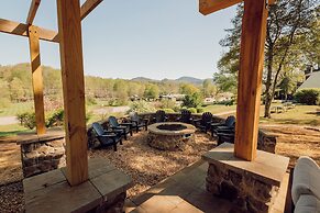 Tremont Lodge & Resort