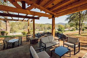 Tremont Lodge & Resort