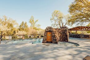 Tremont Lodge & Resort